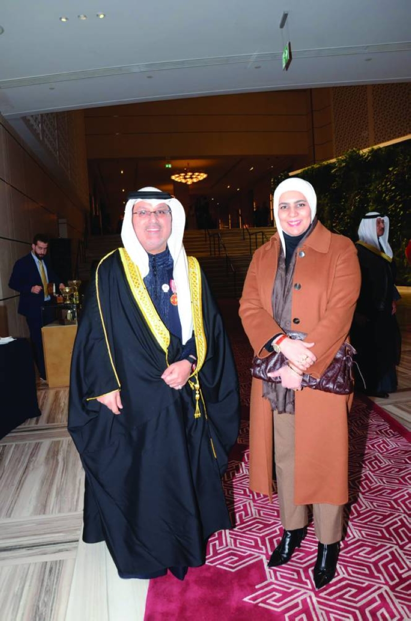 السفير البحريني يستقبل الوزيرة نورة الفصام 