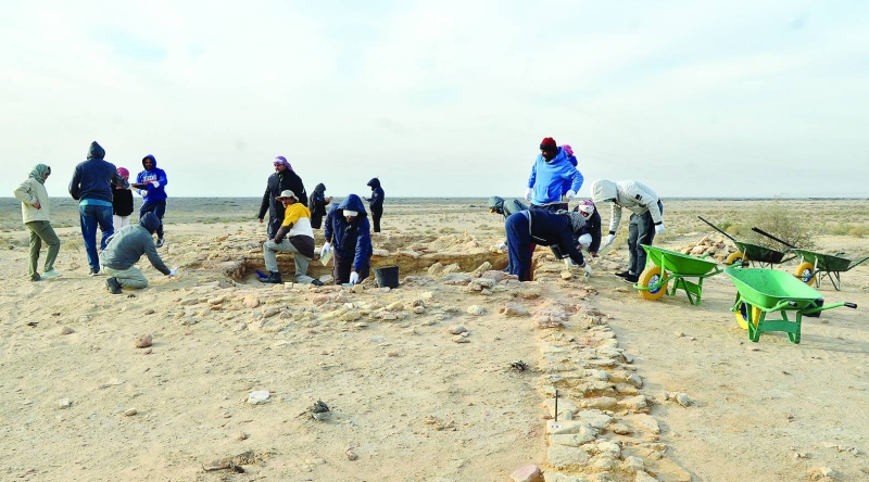 خلية عمل لا تهدأ للبحث عن خيوط تقود لمعلومات جديدة حول الكشف الأثري 