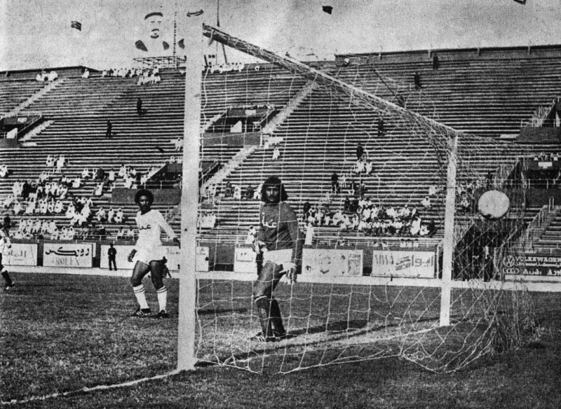 أحد الأهداف الكويتية الـ 8 في مرمى عمان عام 1976