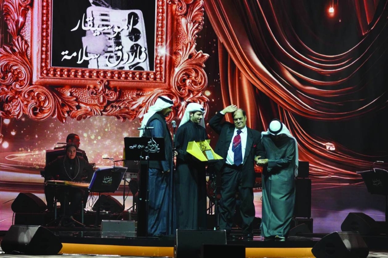 


المشعوف والزيدي يكرّمان فاروق سلامة 