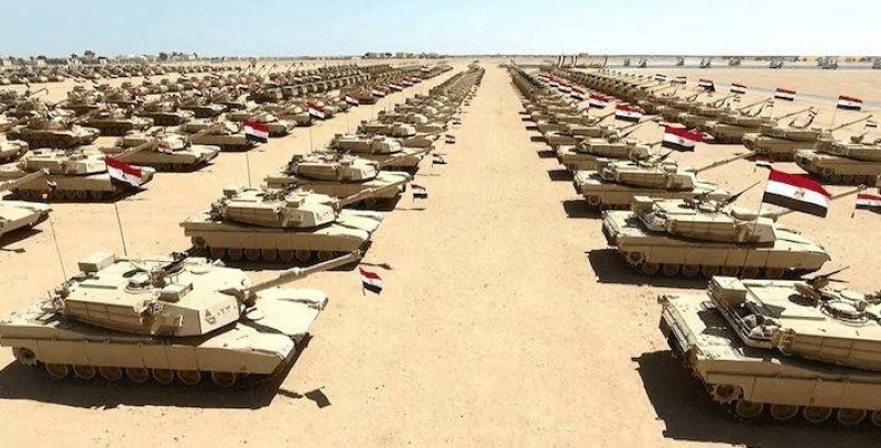 اصطفاف دبابات الجيش المصري خلال أحد التدريبات (أرشيفية)