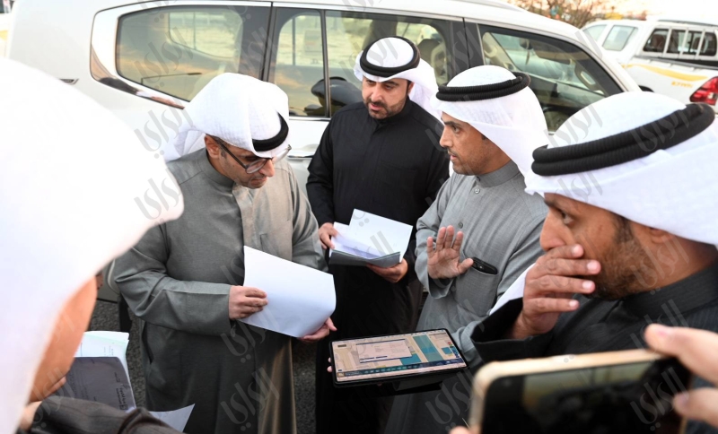 المشاري خلال الجولة التفقدية   	(تصوير نايف العقلة)
