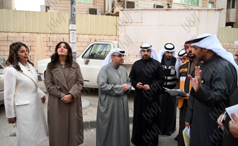 ... ومع قيادات البلدية