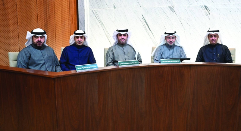 نواب مدير عام البلدية خلال الجلسة