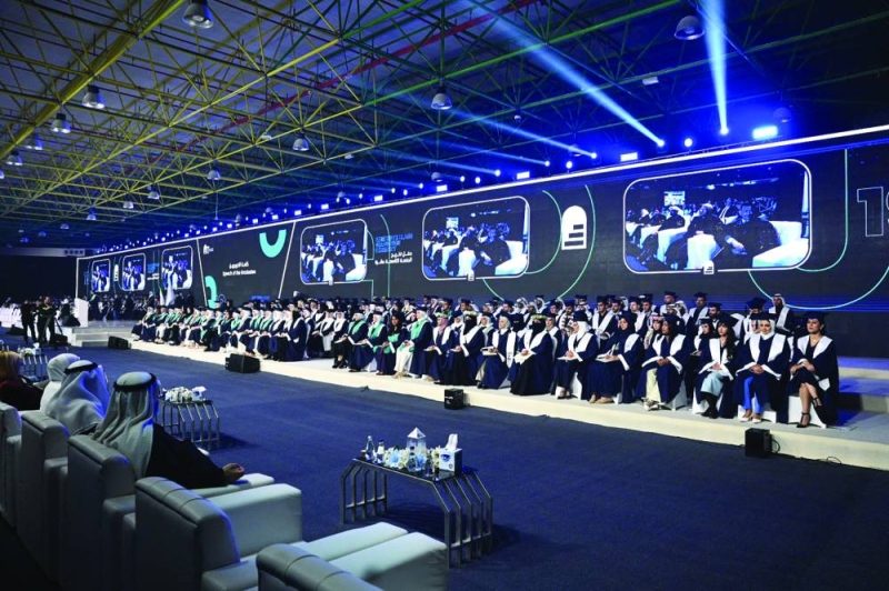  المحتفى بهم على منصة التكريم (تصوير نايف كريم)