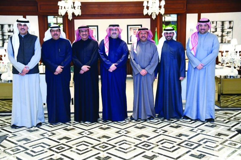 المُحافظون وناصر الجراح في لقطة جماعية