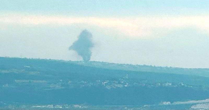 قصف إسرائيلي بين منطقتي علما الشعب وطير حرفا في قضاء صور جنوب لبنان 