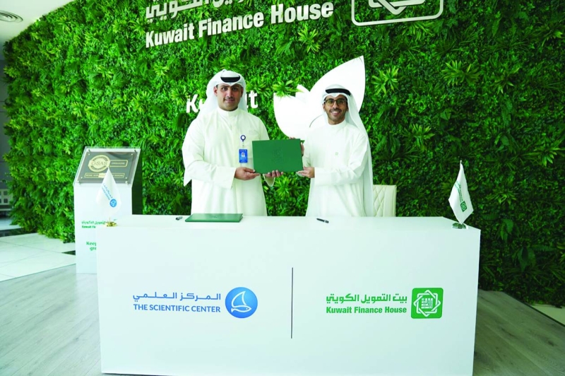 فهد السعد ومحمد السنعوسي في تجديد الشراكة الإستراتيجية مع المركز العلمي لدعم البيئة والاستدامة