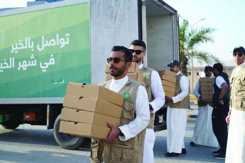 توزيع وجبات الإفطار