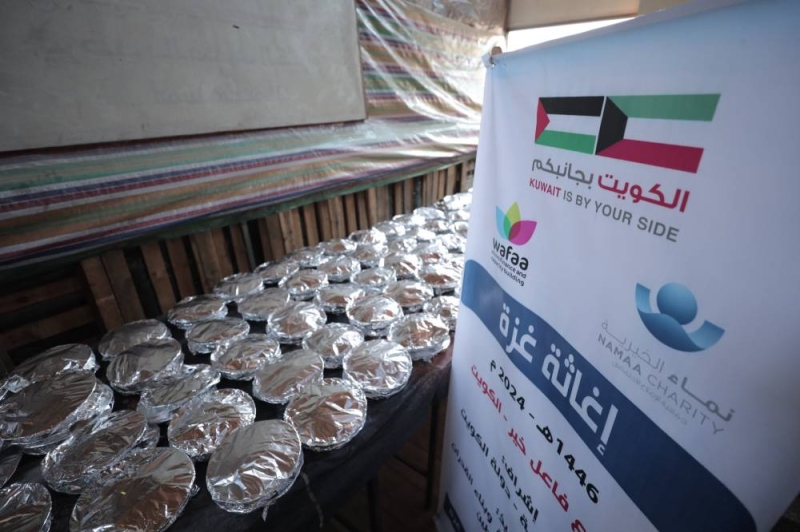 وجبات غذائية للنازحين في قطاع غزة 