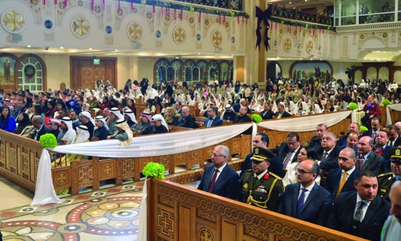 


السفير المصري والملحق العسكري في مقدم الحضور 	(تصوير سعود سالم) 