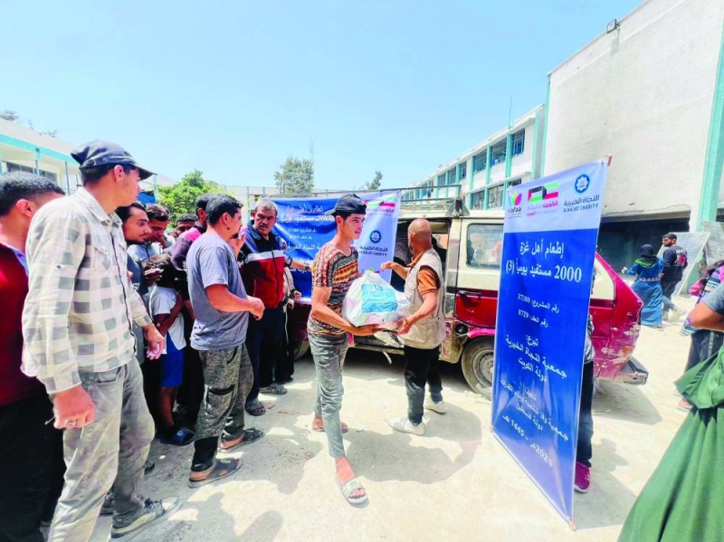 


جانب من توزيع المساعدات 