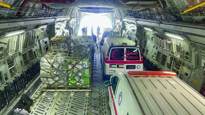 سيارات إسعاف ضمن المساعدات