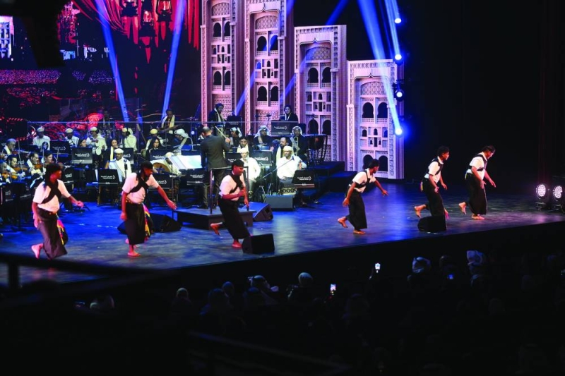 


الرقص الحضرمي الشعبي كان حاضراً	 (تصوير نايف العقلة ) 