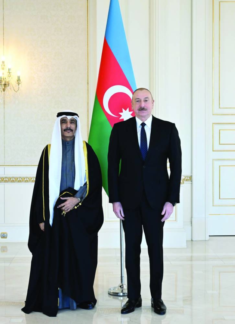 


رئيس أذربيجان مستقبلاً السفير المطيري 