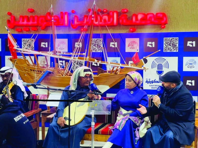 


من الحوار الإذاعي في «طاب السمر» 