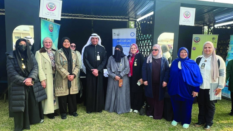 عدد من المشاركين في المهرجان