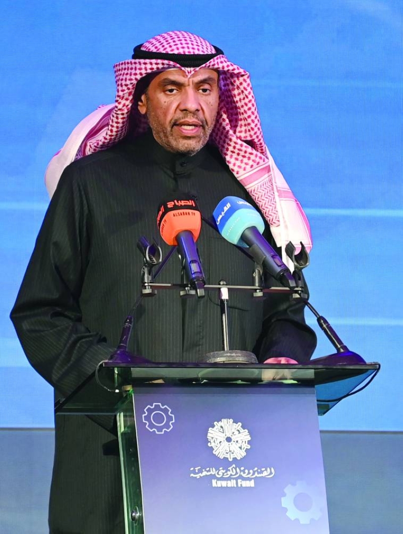 وزير الخارجية متحدثاً في الاحتفال