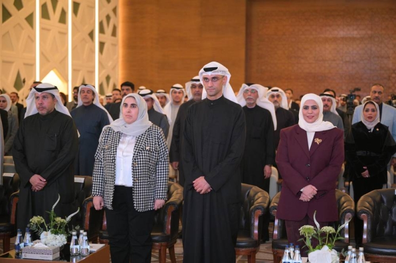 نورة الفصام والعضو المنتدب للهيئة العامة للاستثمار سعود العبدالعزيز وأسيل المنيفي ومدير «التأمينات» بالوكالة أحمد الثنيان