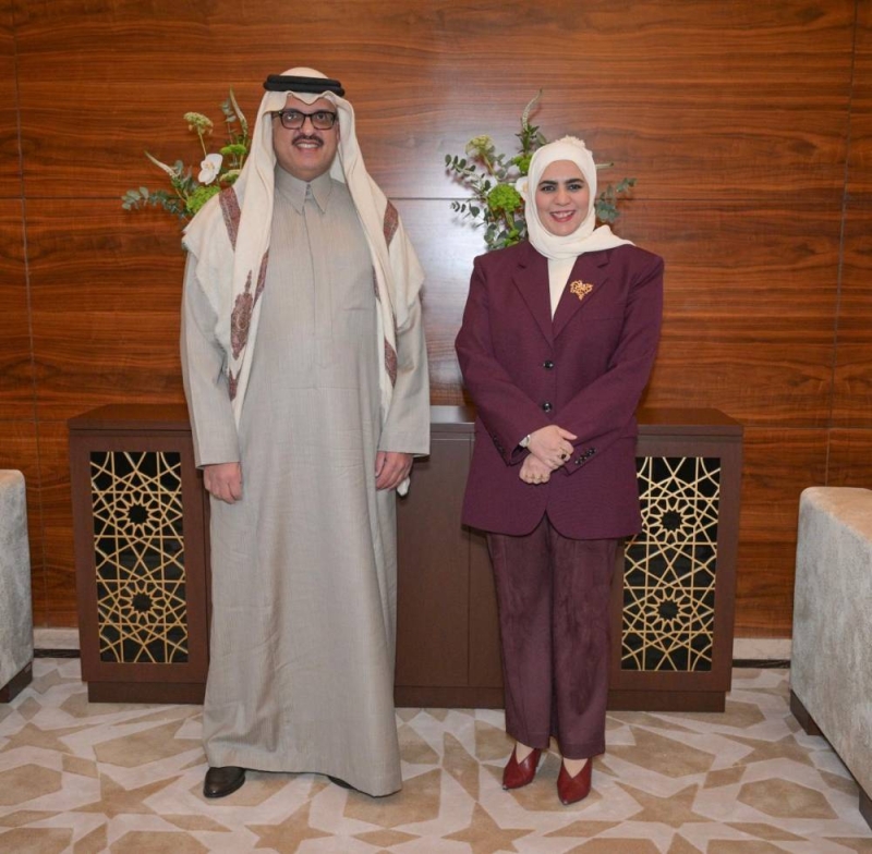 ... ومع السفير السعودي الأمير سلطان بن سعد آل سعود