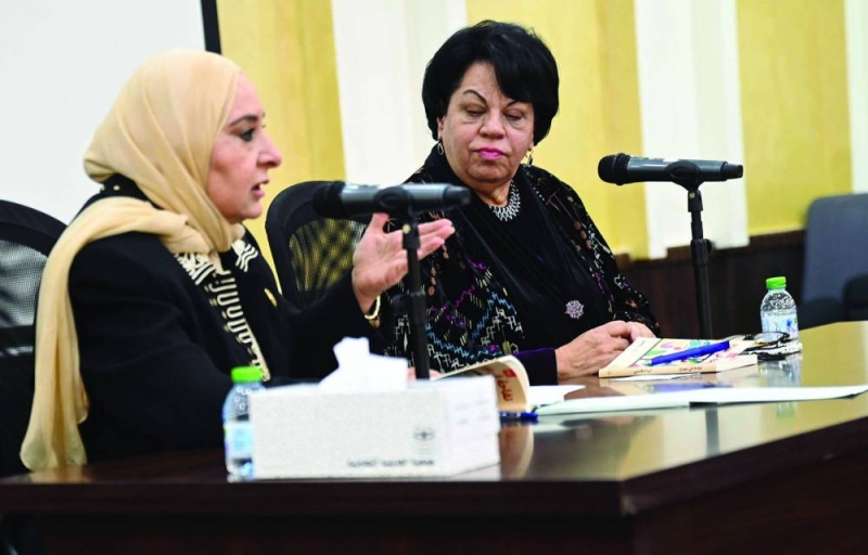 


البقصمي وجميلة سيد علي خلال الأمسية 