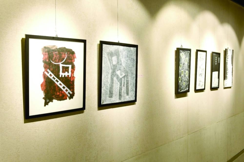 


من اللوحات المعروضة 