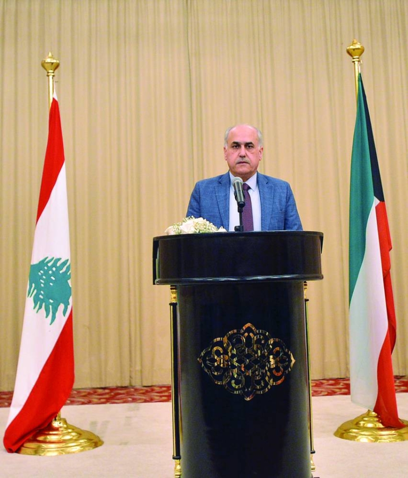 النائب هادي أبو الحسن متحدثاً في اللقاء (تصوير سعود سالم)