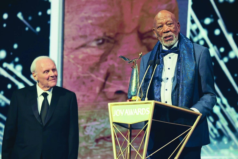 


مورغان فريمان وأنتوني هوبكنز 