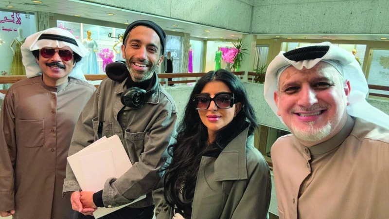 


خالد العجيرب مع محمد أنور وبثينة الرئيسي وعباس خليفي 