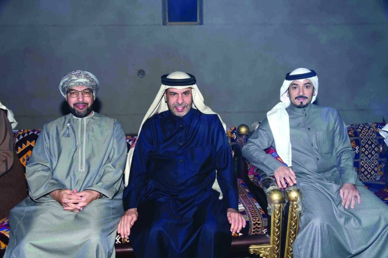 


عبدالمحسن الزيد مع سفيري قطر وعمان 