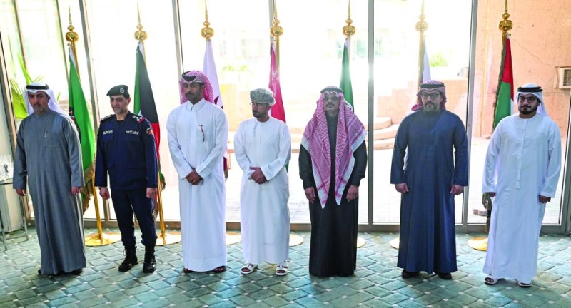 


ممثلو الدول الخليجية المشاركة      	     (تصوير نايف العقلة) 