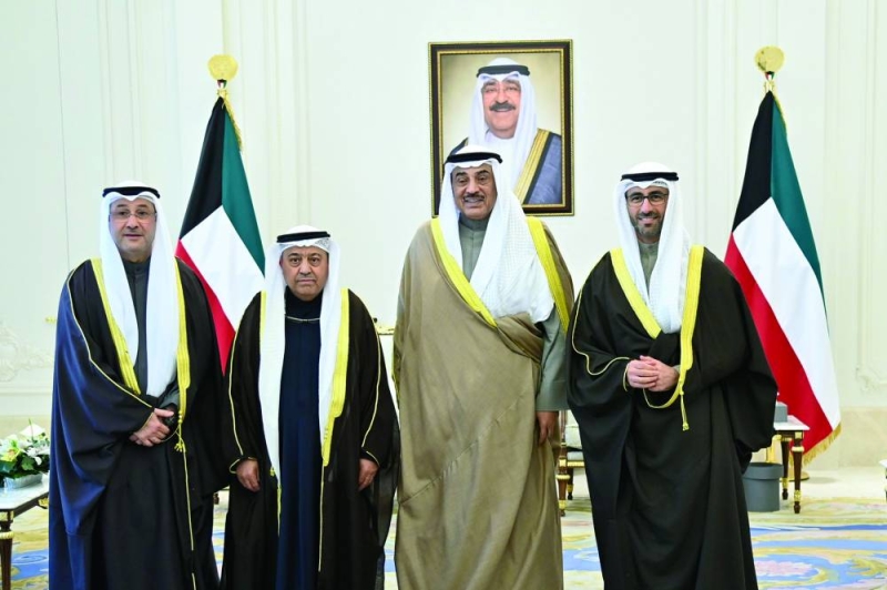 


ولي العهد مستقبلاً الرومي والسعود والعيدان 