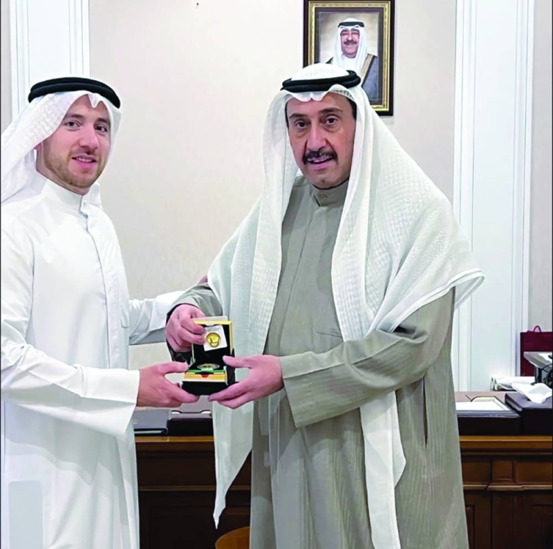 


تكريم من الشيخ فيصل الحمود 