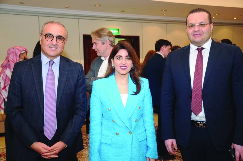 


سفير أنتيغوا وبربودا محمد الزعبي والقنصل العضم وسفير تونس محمد البودالي 