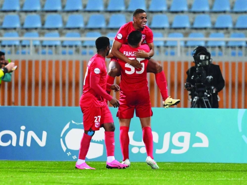 


 البرازيلي ويليم باروس 
محتفلاً بأحد أهدافه الثلاثة 