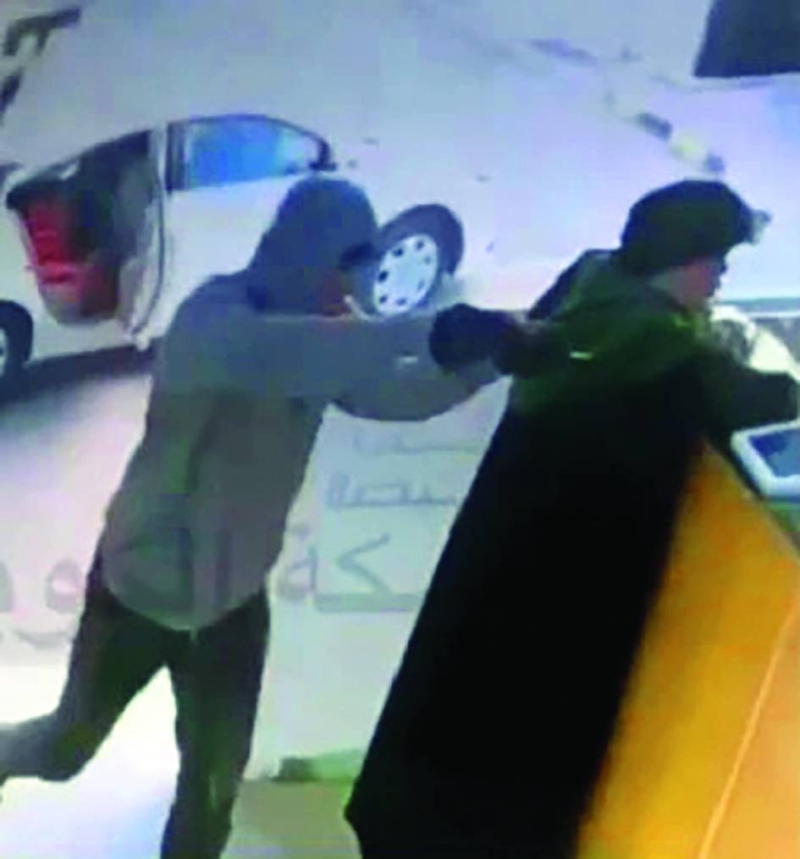 


من الفيديو المتداول 