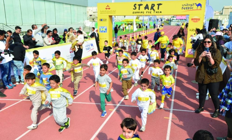 


أصدقاء عبدالرحمن ينطلقون 
في السباق (تصوير سعود سالم) 