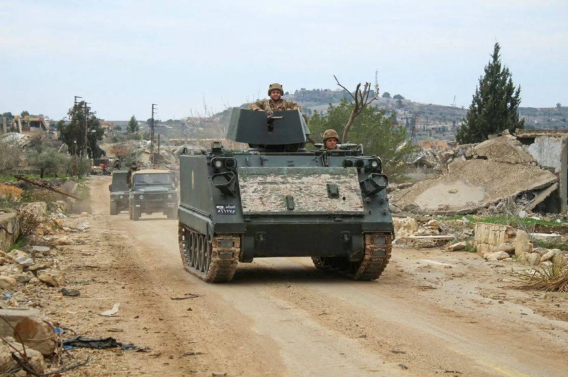 دورية للجيش اللبناني في قرية يارين المحاذية للحدود مع إسرائيل في جنوب لبنان 