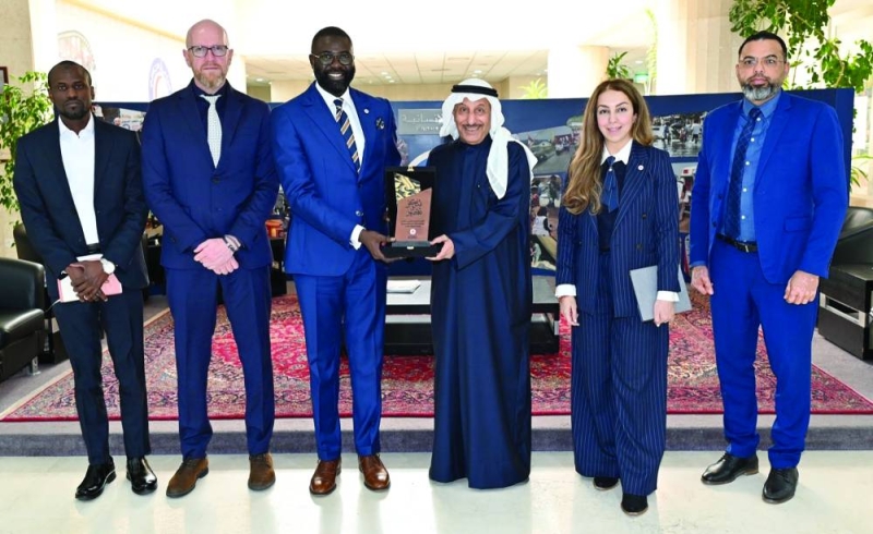 لقطة تذكارية على هامش لقاء المغامس ومامادواسو 