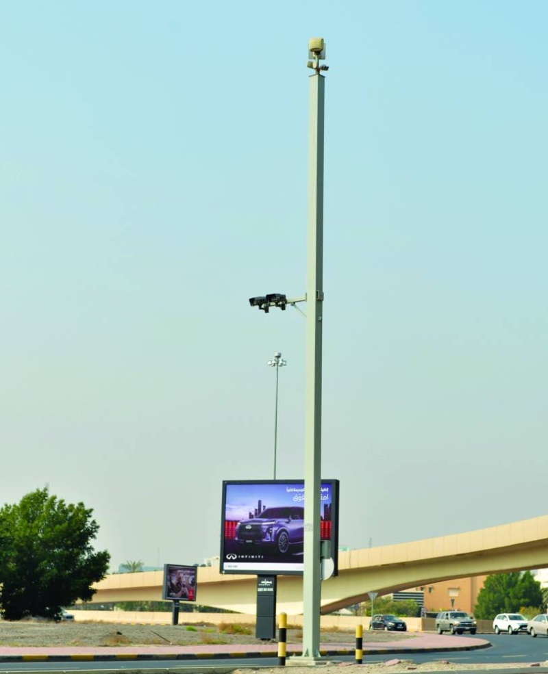 كاميرا المراقبة  المرورية - الأمنية
تقوم برصد مخالفات المركبات لدى مرورها في الطرق أو الدوارات إضافة إلى دورها الأمني بتسجيل حركة المرور على مدار الساعة