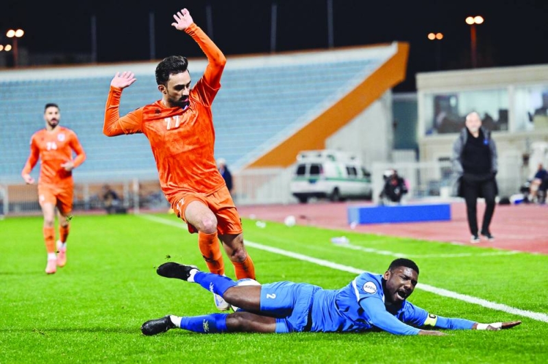 


مدافع التضامن سلطان صلبوخ يسقط أمام مشعل الشمري 