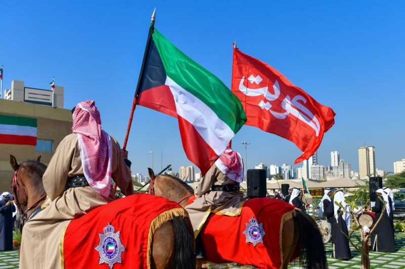 جانب من مراسم رفع العلم في حولي