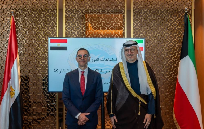 وزير التجارة والصناعة الكويتي خليفة العجيل ووزير الاستثمار والتجارة الخارجية في مصر حسن الخطيب