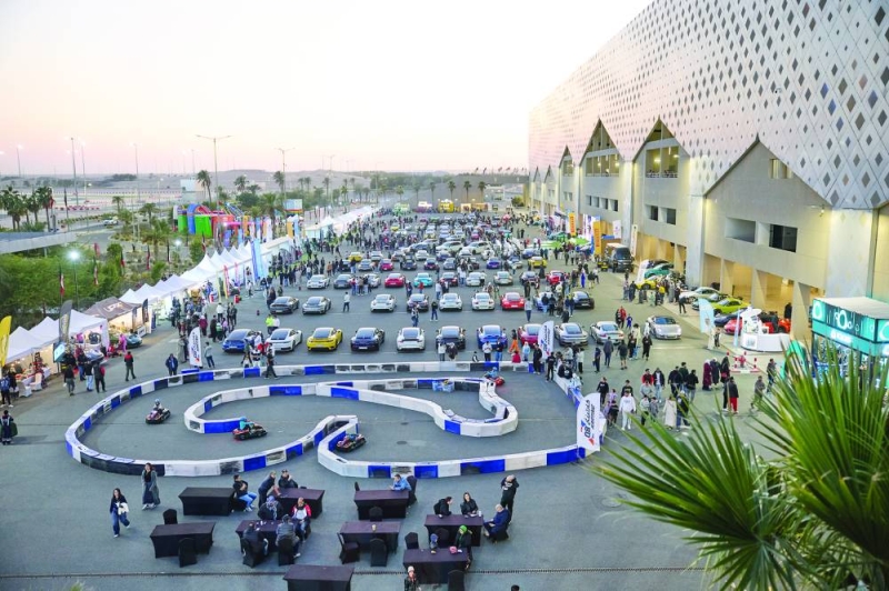 المشاركون في المهرجان