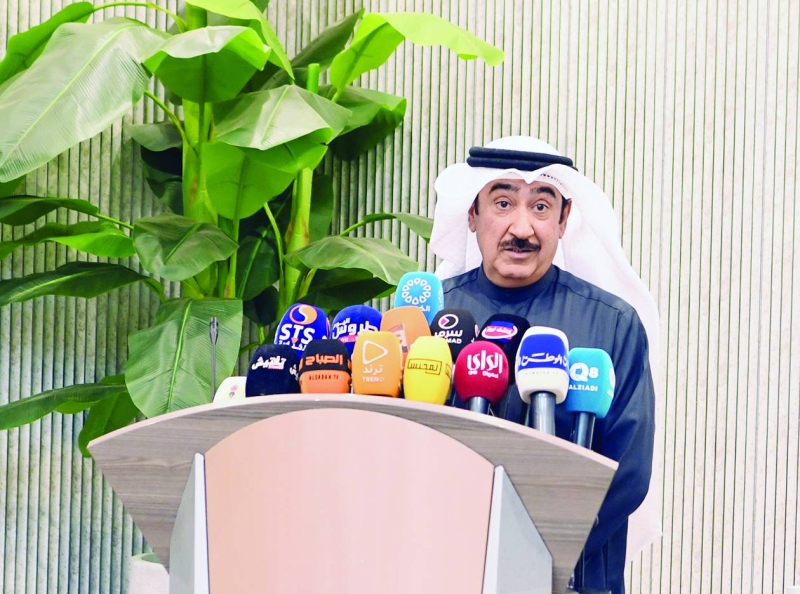 


سعد العلي يشرح تفاصيل الجائزة	 (تصوير نايف العقلة) 