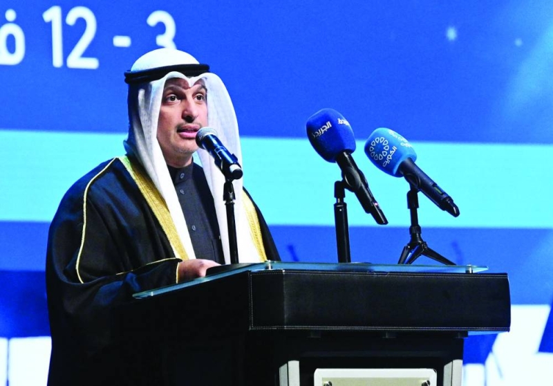 


وزير الإعلام متحدثاً 