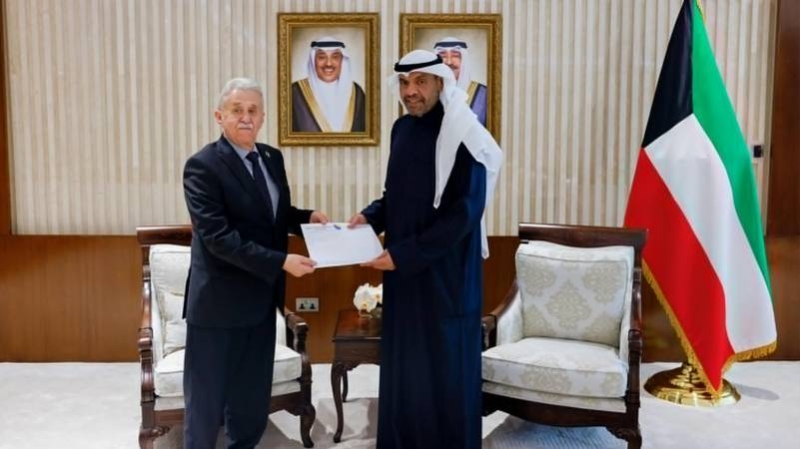 وتسلم رسالة من نظيره البوسني