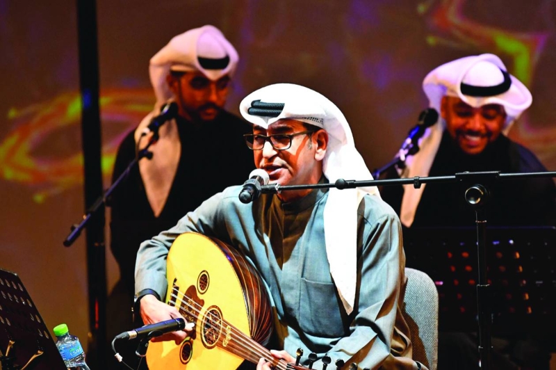 


خلف العدواني خلال الأمسية 