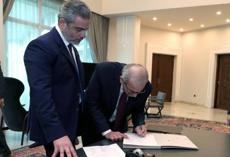 نواف سلام يوقع مرسوم الحكومة الجديدة