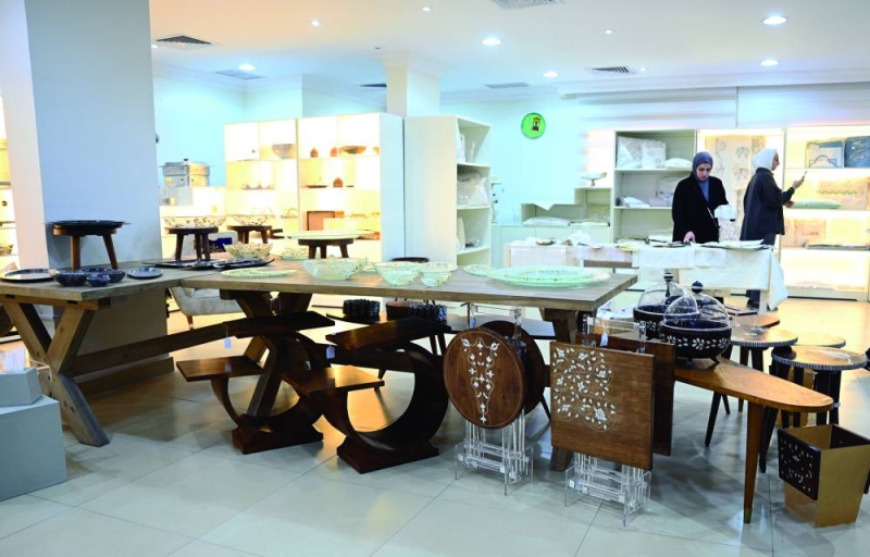 معروضات من الأثاث